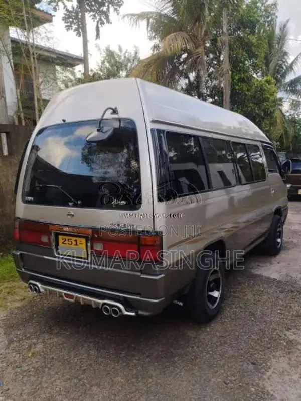 Nissan Caravan 1993 Van (Used)