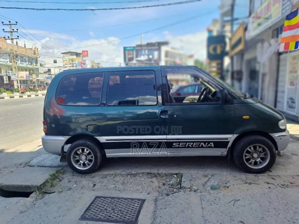 Nissan Serena 1994 Van (Used)