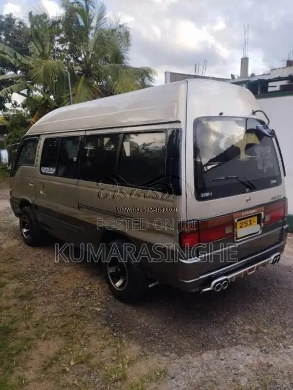 Nissan Caravan 1993 Van (Used)