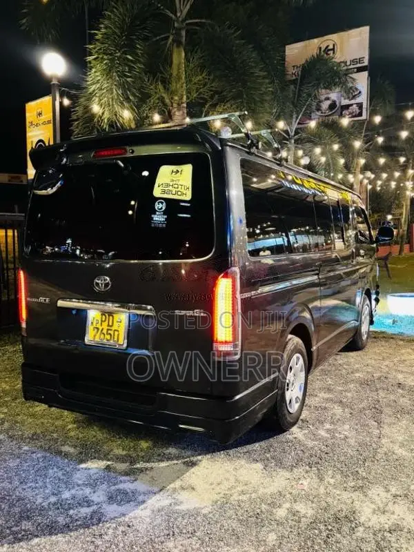 Toyota KDH 200 Super GL 2012 Van (Used)