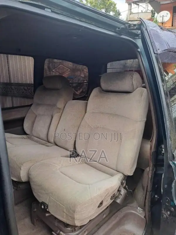 Nissan Serena 1994 Van (Used)
