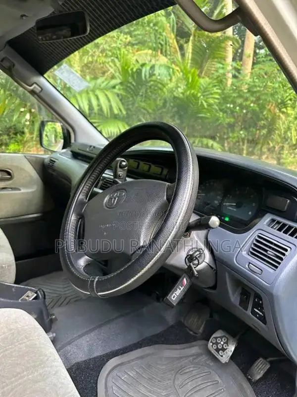 Toyota CR41 1997 Van (Used)