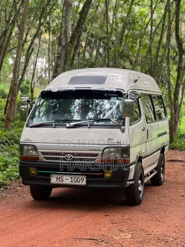Toyota Dolphin 113 1999 Van (Used)