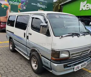 Toyota Dolphin 1990 Van (Used)