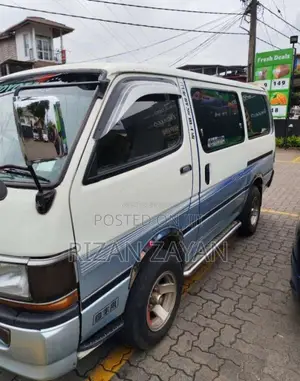 Toyota Dolphin 1990 Van (Used)