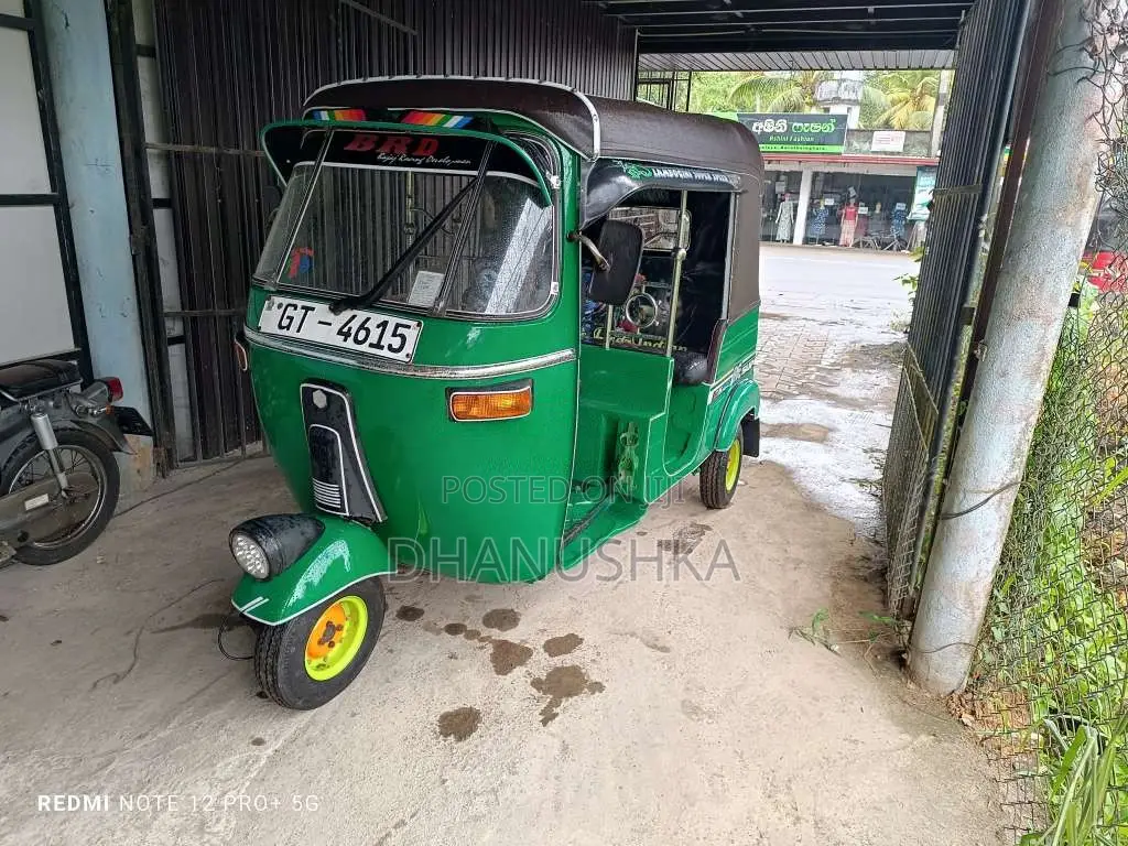 Bajaj 2 Stroke 2002 Three Wheel (Used)