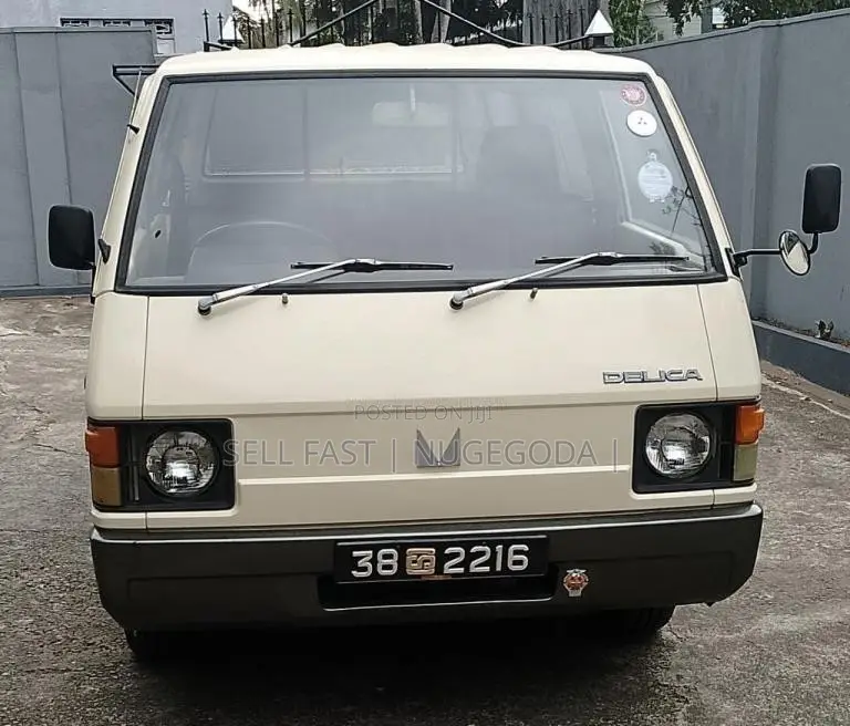Mitsubishi Delica L300 1980 Van (Used)