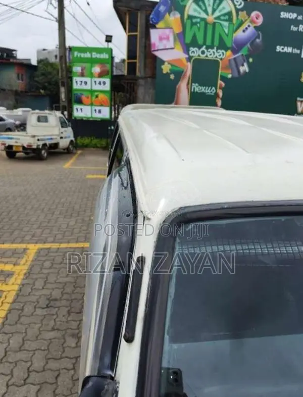 Toyota Dolphin 1990 Van (Used)