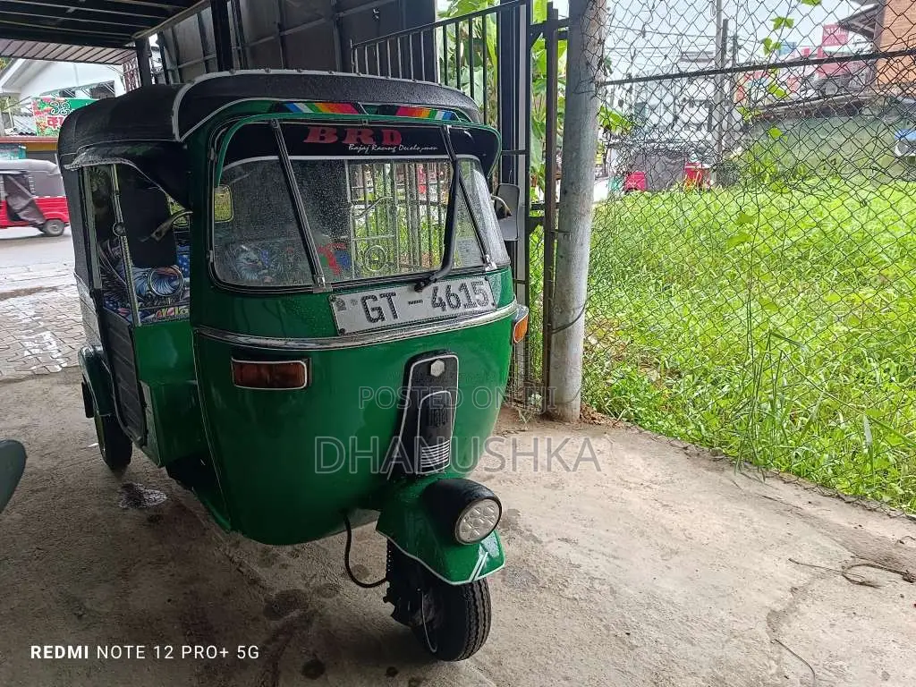 Bajaj 2 Stroke 2002 Three Wheel (Used)