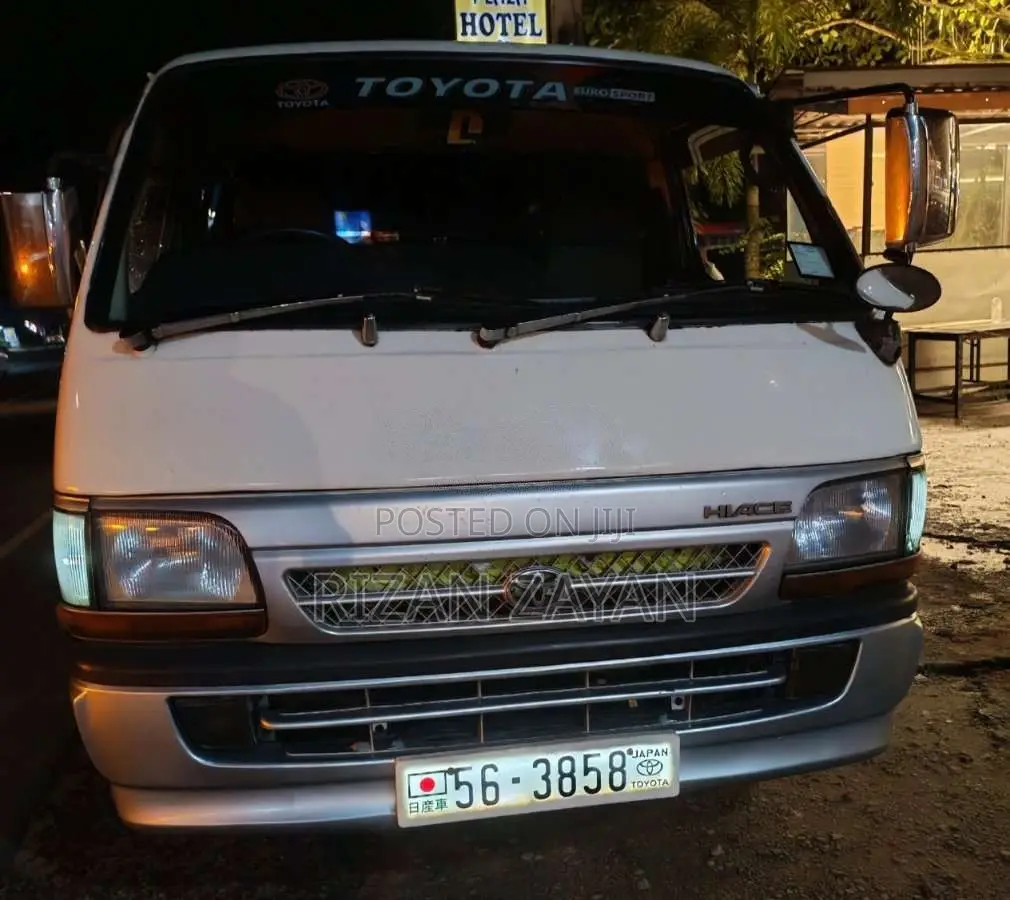 Toyota Dolphin 1990 Van (Used)
