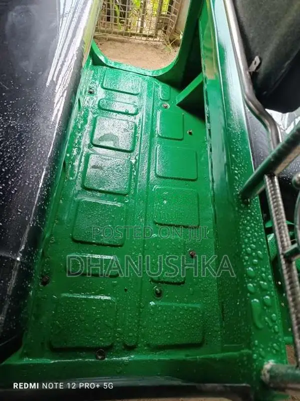 Bajaj 2 Stroke 2002 Three Wheel (Used)