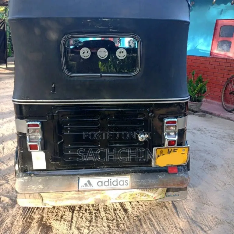 Bajaj 4 stroke 2011 Three Wheel (Used)