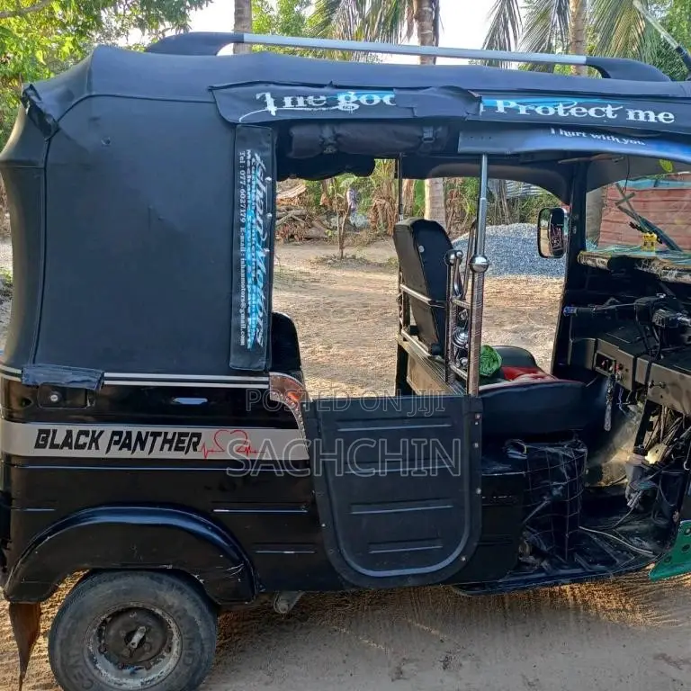 Bajaj 4 stroke 2011 Three Wheel (Used)
