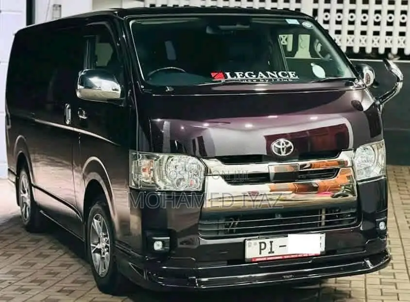 Toyota GDH 2017 Van (Used)