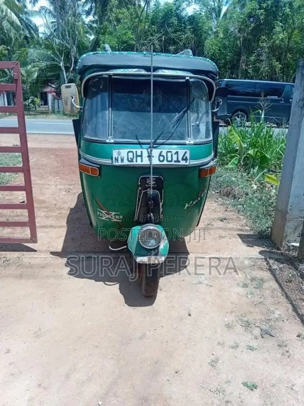 Bajaj 2 Stroke 2006 Three Wheel (Used)