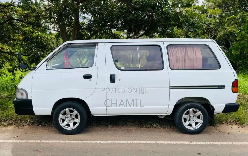 Toyota CR27 1996 Van (Used)