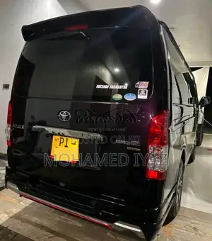 Toyota GDH 2017 Van (Used)