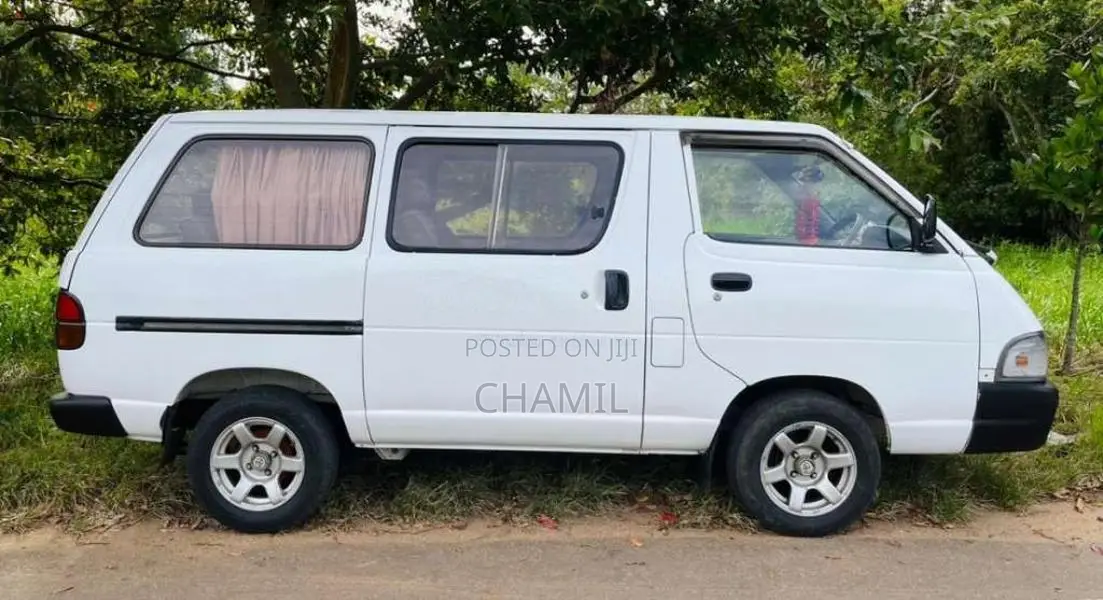 Toyota CR27 1996 Van (Used)
