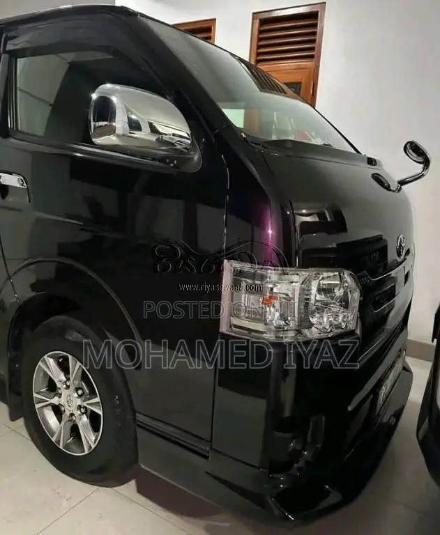 Toyota GDH 2017 Van (Used)