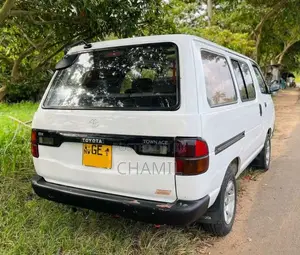 Toyota CR27 1996 Van (Used)