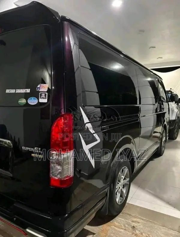 Toyota GDH 2017 Van (Used)