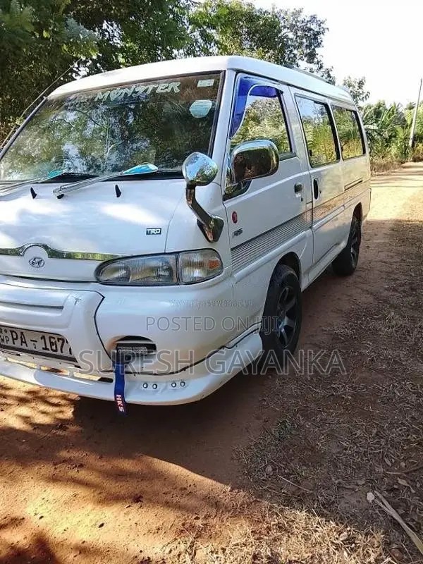 Hyundai H100 2000 Van (Used)