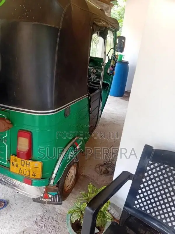 Bajaj 2 Stroke 2006 Three Wheel (Used)