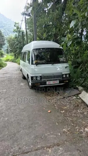 Nissan Vrg 1983 Van (Used)