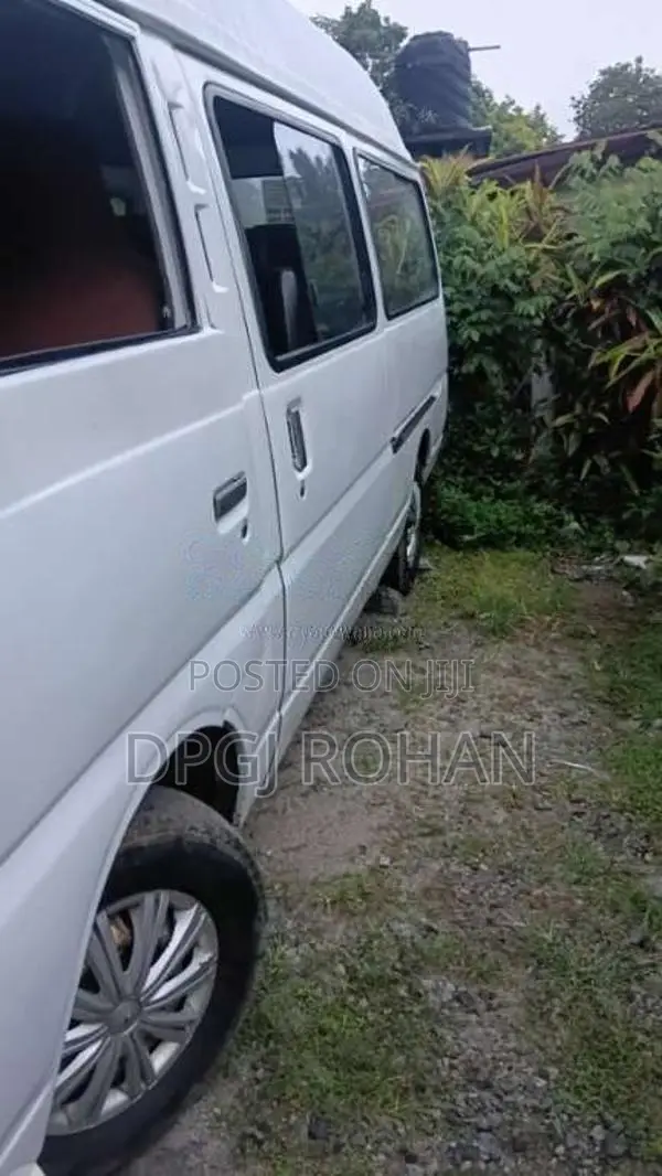 Nissan Vrg 1983 Van (Used)