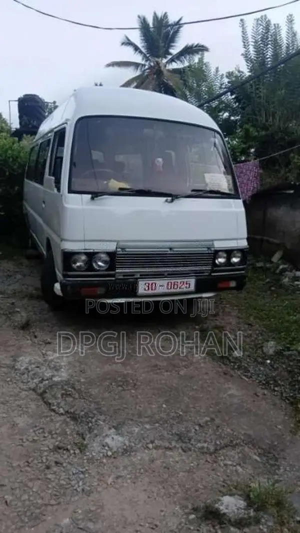 Nissan Vrg 1983 Van (Used)