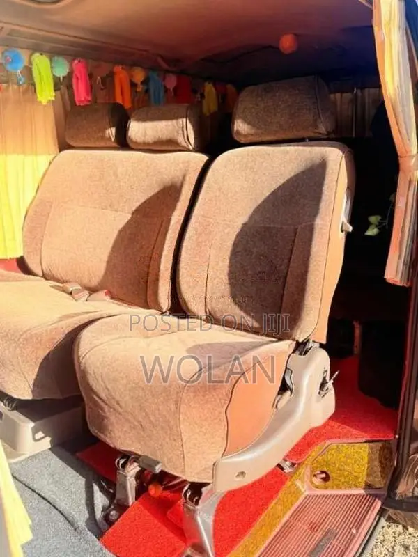 Toyota Dolphin 1999 Van (Used)