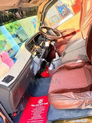 Toyota Dolphin 1999 Van (Used)