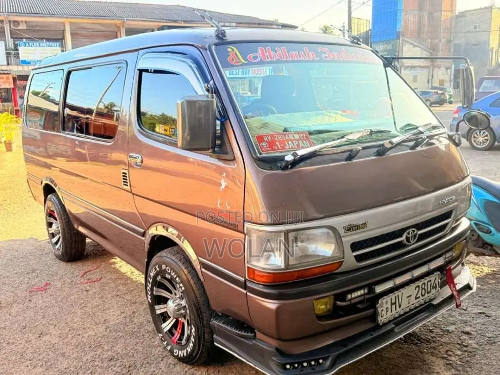 Toyota Dolphin 1999 Van (Used)