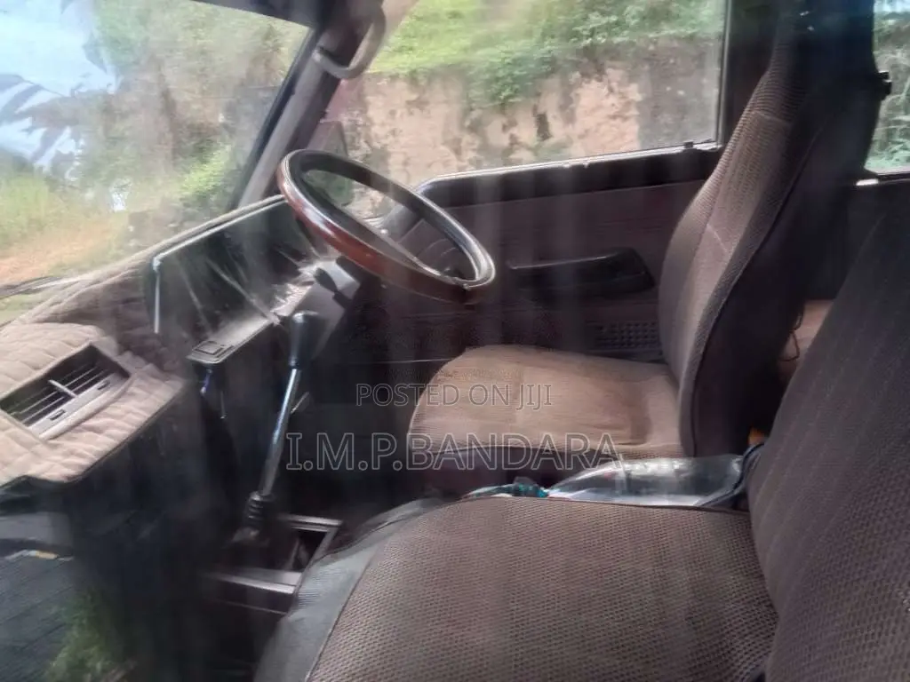 Toyota HIACE Shell 1988 Van (Used)