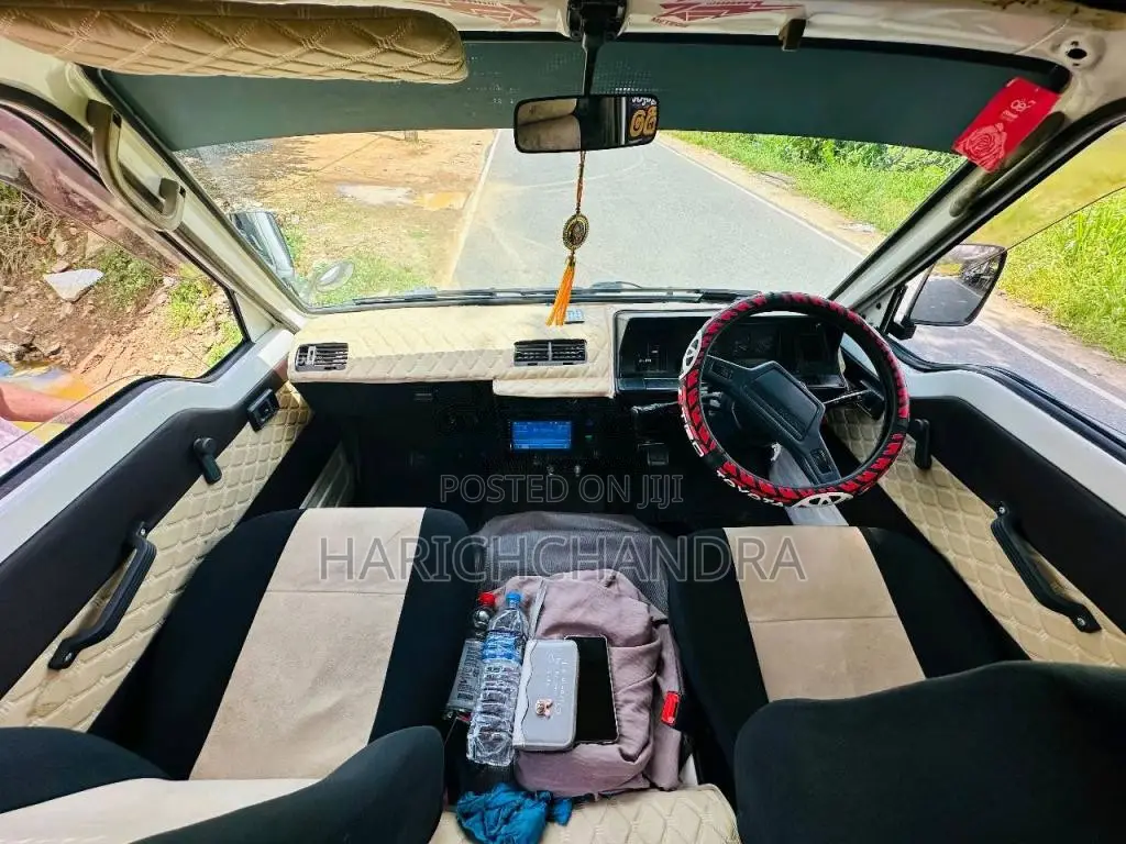 Toyota HIACE 1988 Van (Used)