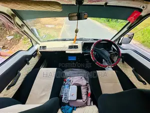 Toyota HIACE 1988 Van (Used)