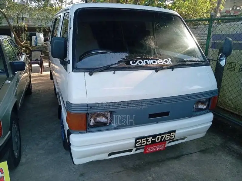 Nissan Vent 1994 Van (Used)