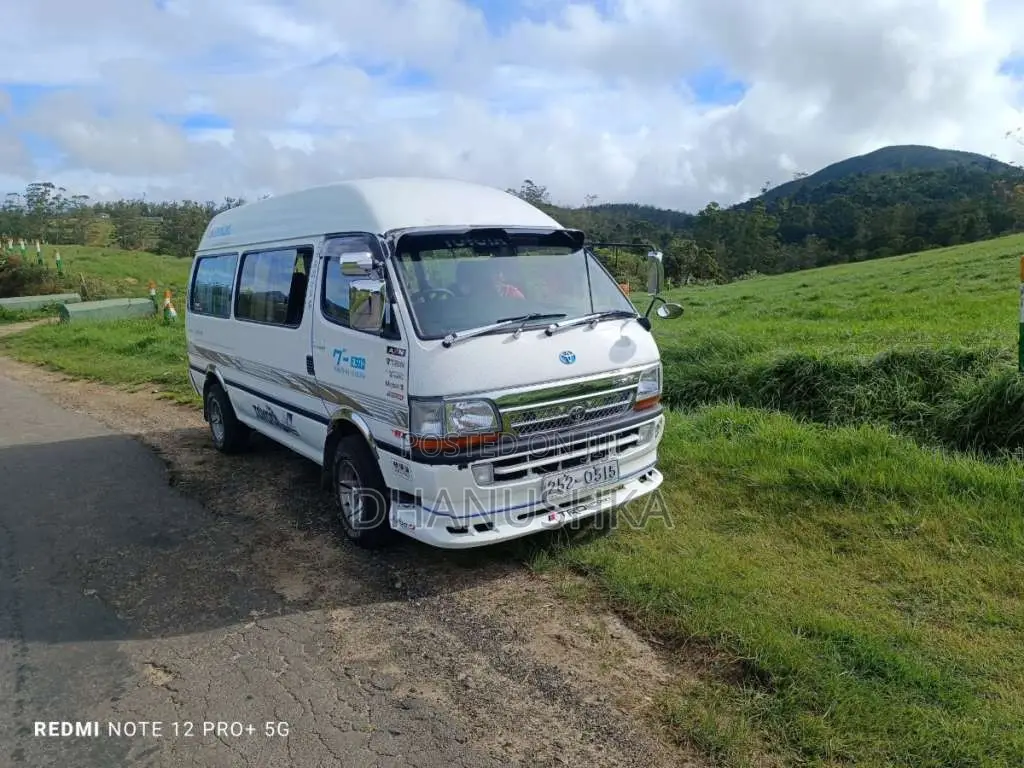 Toyota Dolphin 1993 Van (Used)