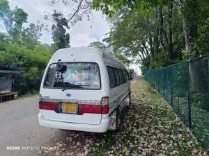 Toyota Dolphin 1993 Van (Used)