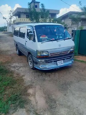 Toyota Dolphin 1993 Van (Used)