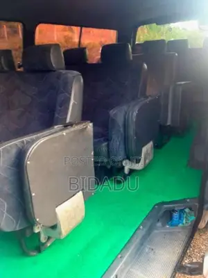Toyota Dolphin 1993 Van (Used)
