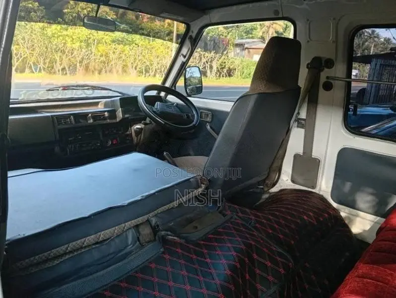 Nissan Vent 1994 Van (Used)
