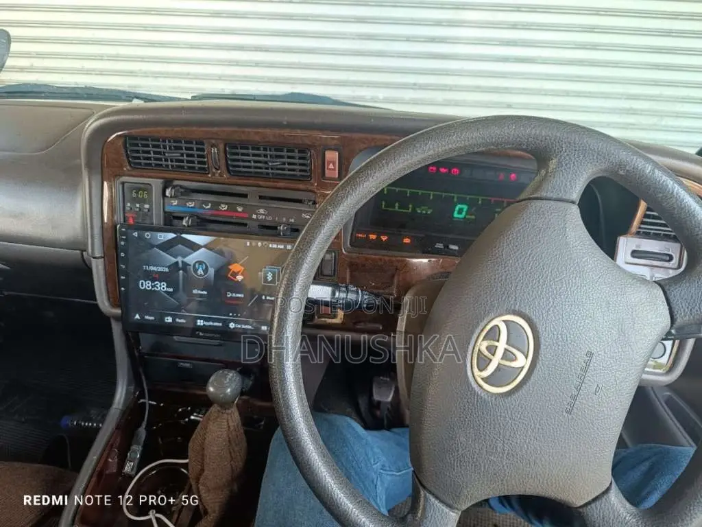 Toyota Dolphin 1993 Van (Used)