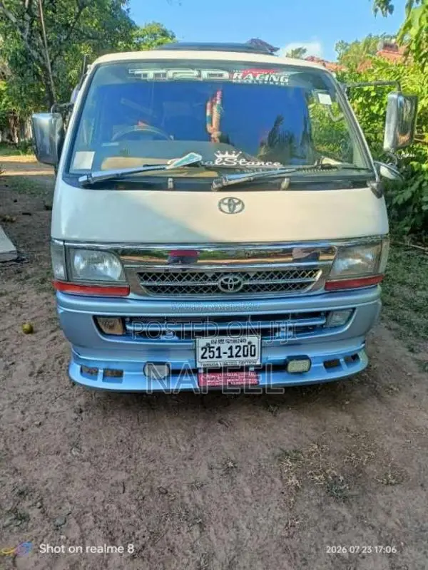 Toyota Dolphin 1992 Van (Used)