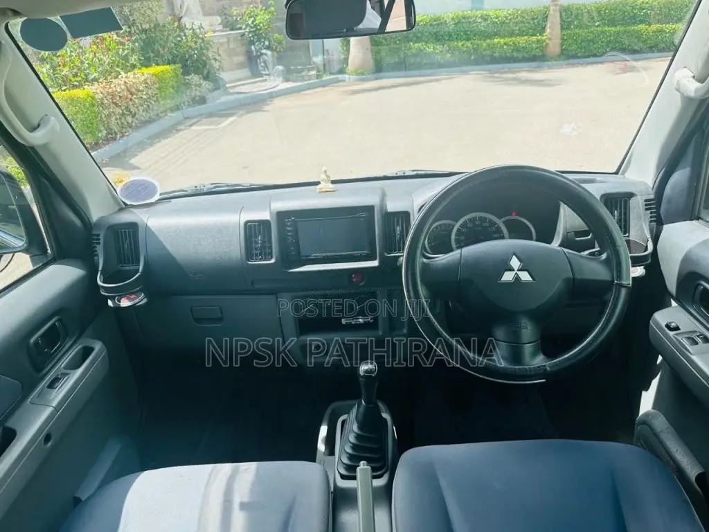Mitsubishi MiniCab 2015 Van (Used)
