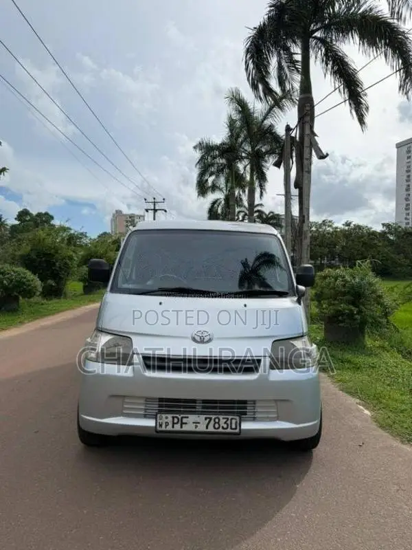 Toyota TownAce 2008 Van (Used)