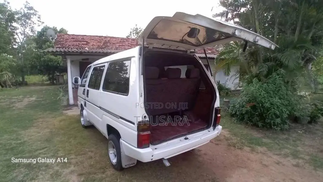 Nissan Largo 1995 Van (Used)
