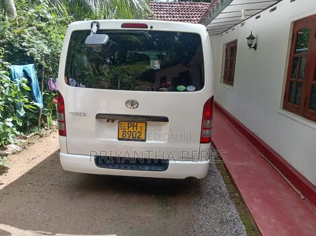 Toyota HIACE 2013 Van (Used)