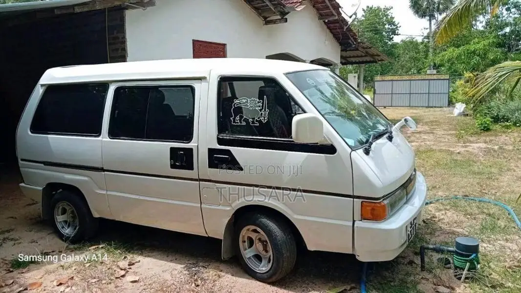 Nissan Largo 1995 Van (Used)
