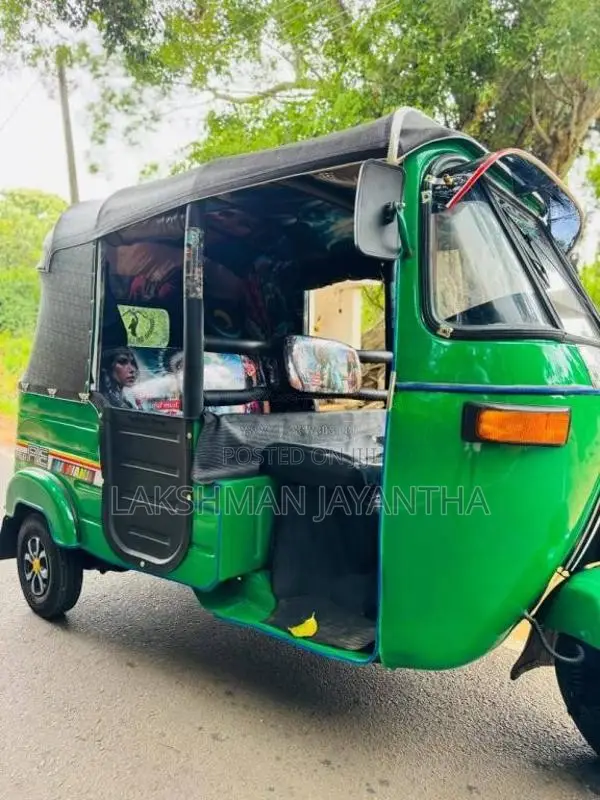 Bajaj RE 2 Stroke 2006 Three Wheel (Used)